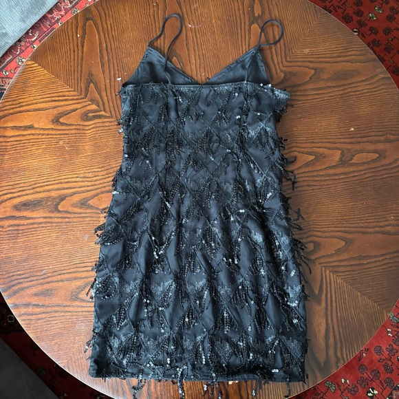 Black sequin flapper mini dress with fringe 🖤 - Picture 5 of 5
